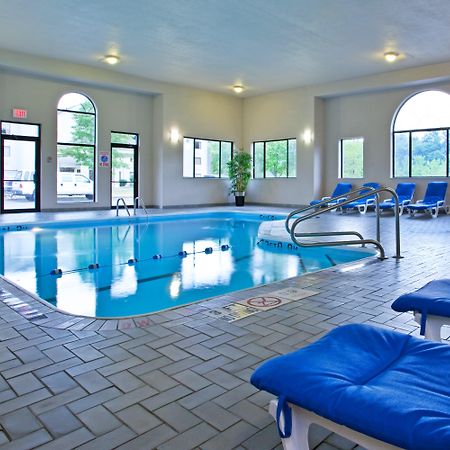 Holiday Inn Express Hotel Pittsburgh-North/Harmarville By Ihg Kültér fotó