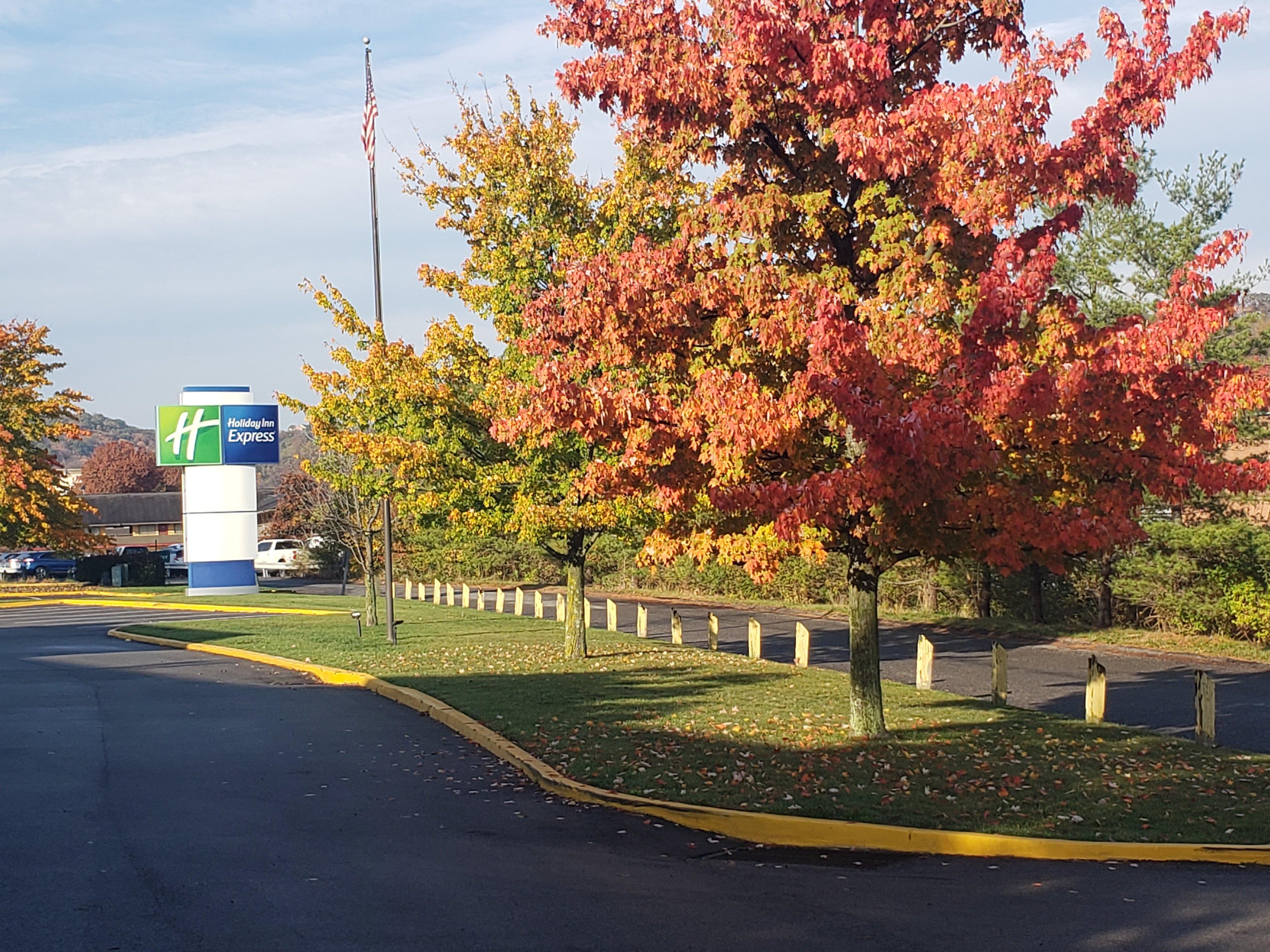 Holiday Inn Express Hotel Pittsburgh-North/Harmarville By Ihg Kültér fotó