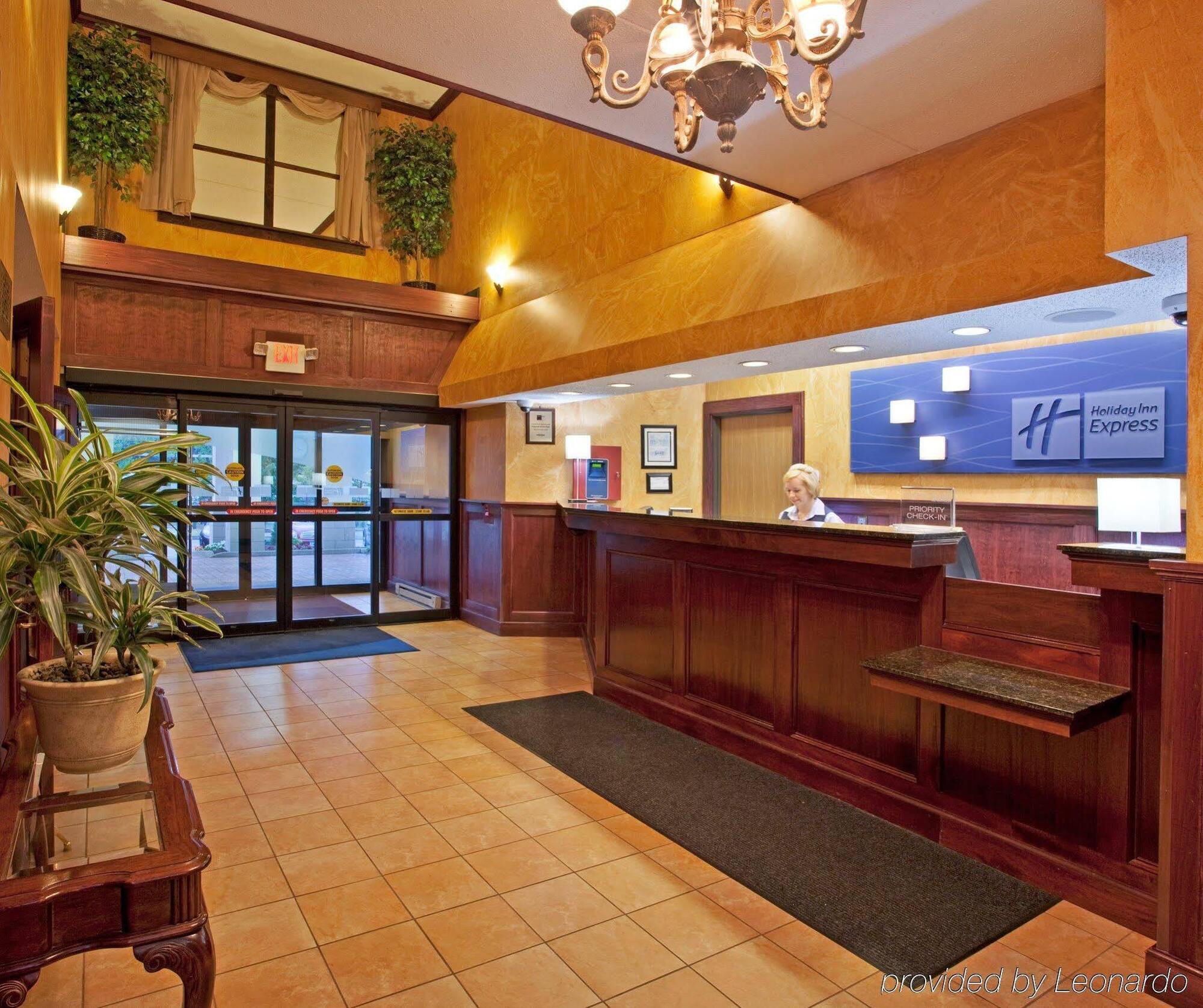 Holiday Inn Express Hotel Pittsburgh-North/Harmarville By Ihg Kültér fotó